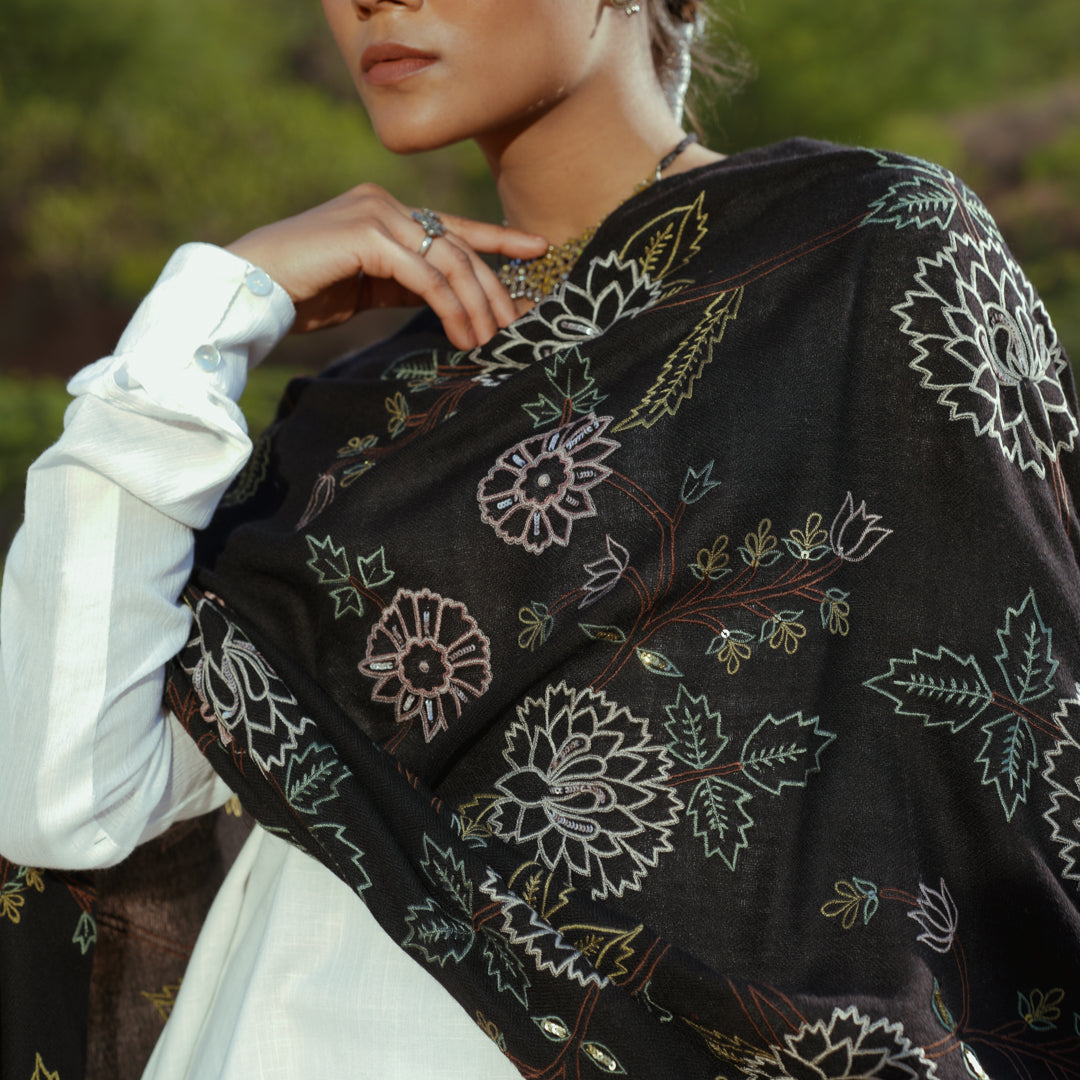 GARDENIA REVERIE - BLACK