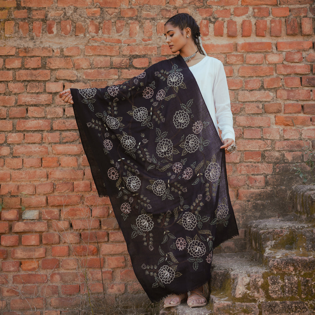 GARDENIA REVERIE - BLACK