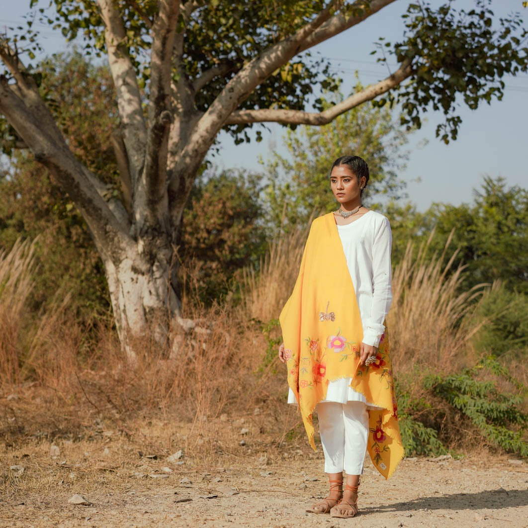 SPRING DREAM YELLOW SHAWL