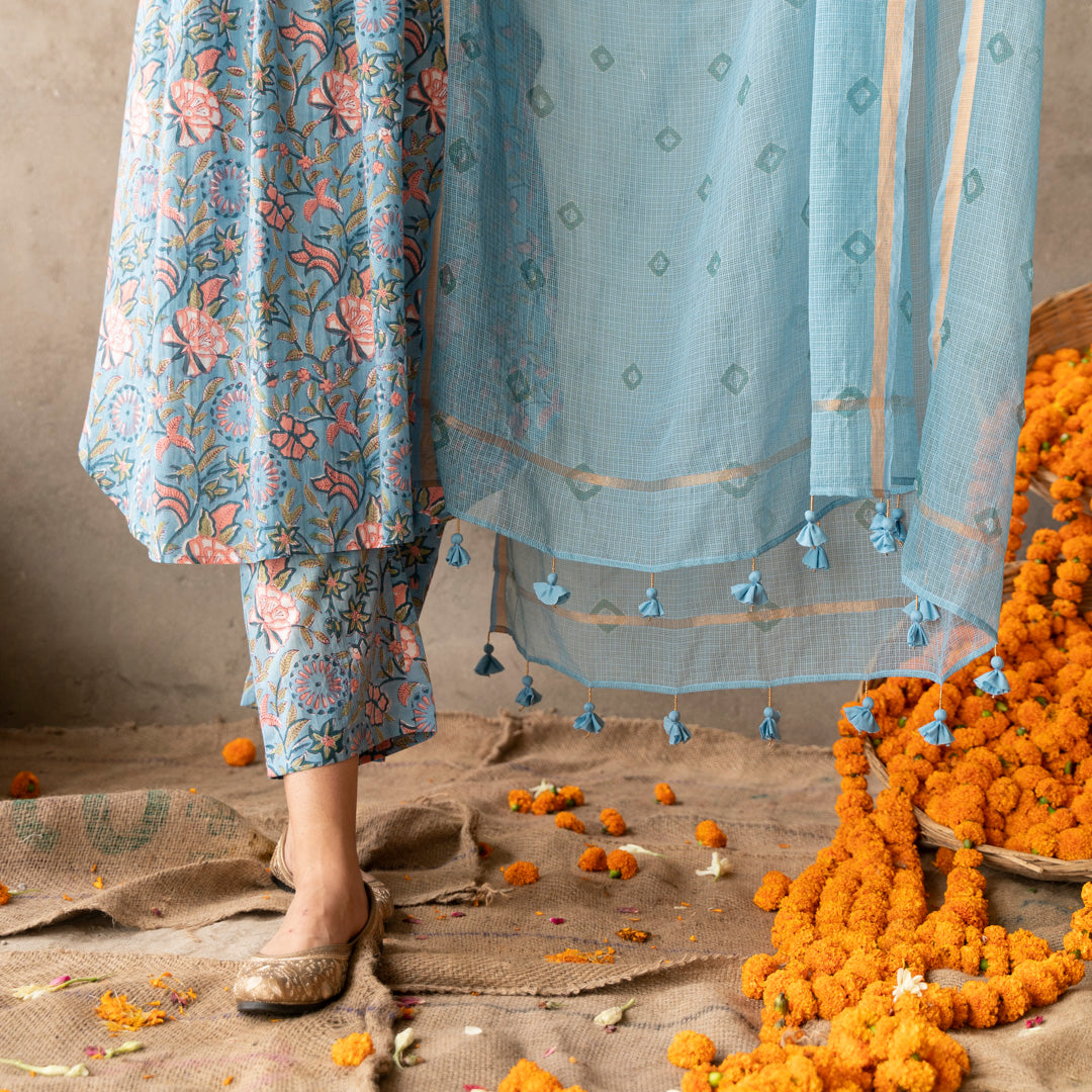 Blue Kota Doria bandhni dupatta