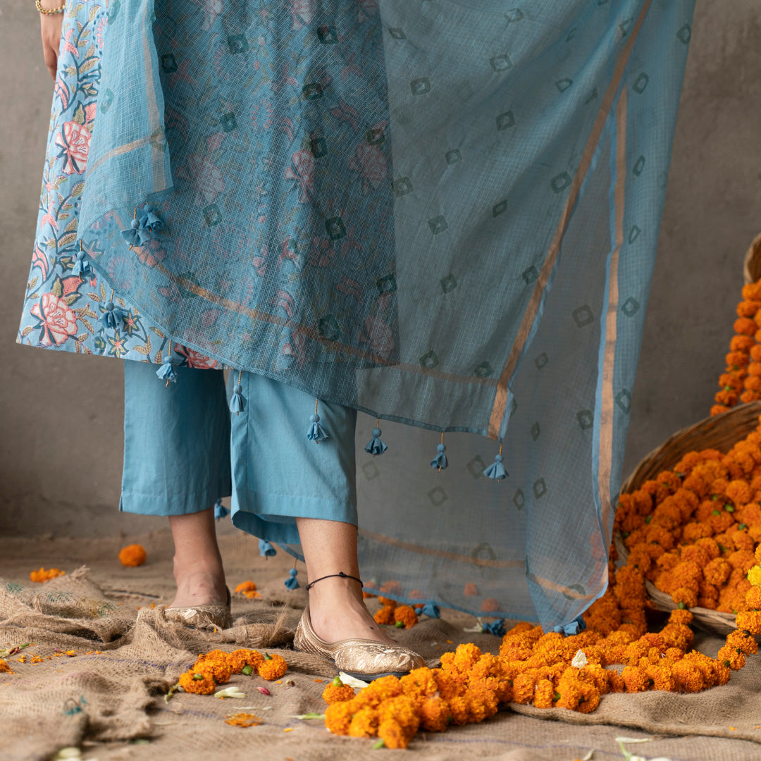 Blue Kota Doria bandhni dupatta
