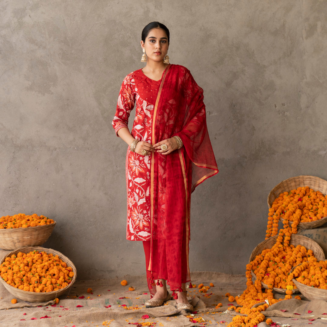 Red block printed pintuck detail with side slits kurta set with dupatta