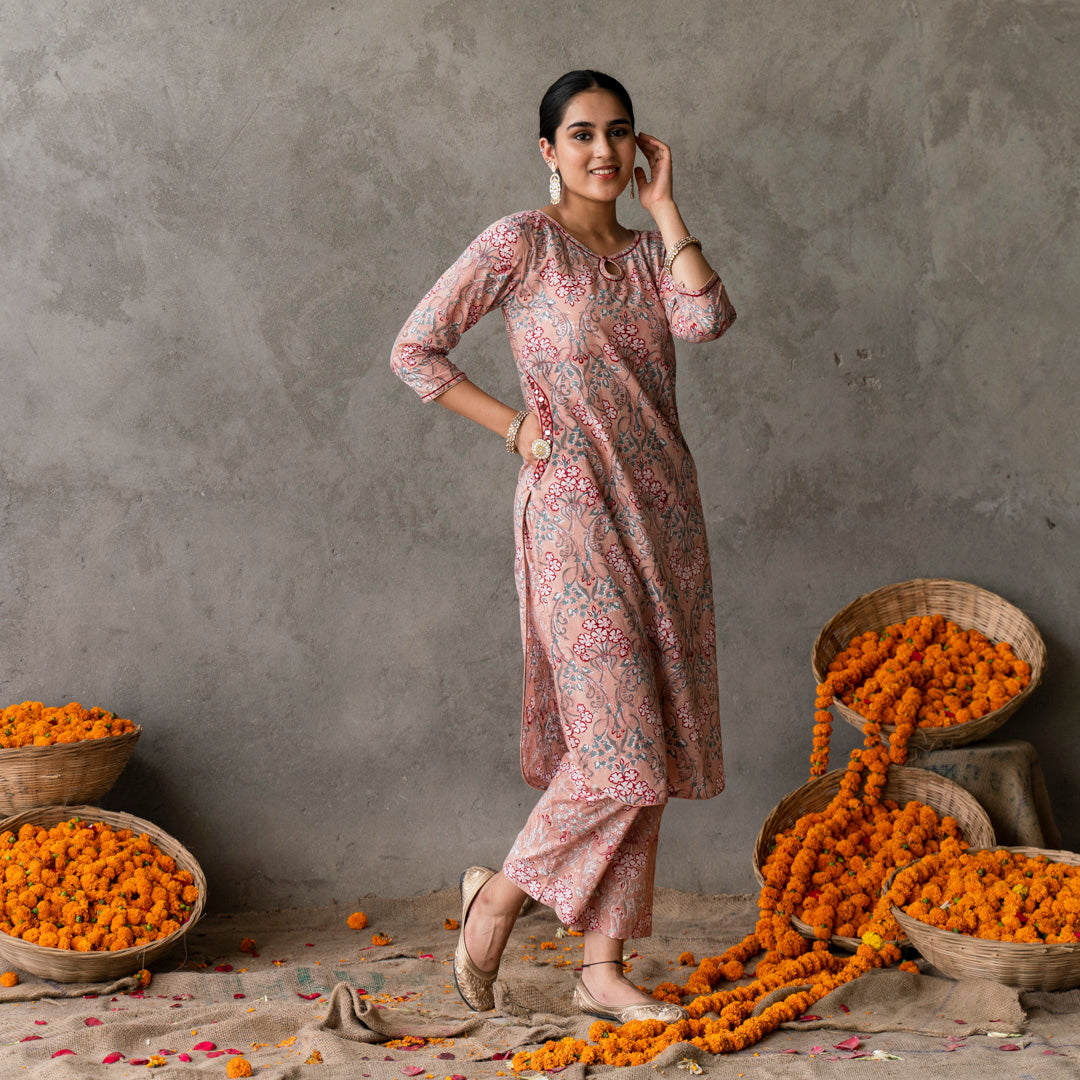 Peach block printed with keyhole detail straight fit suit set with dupatta