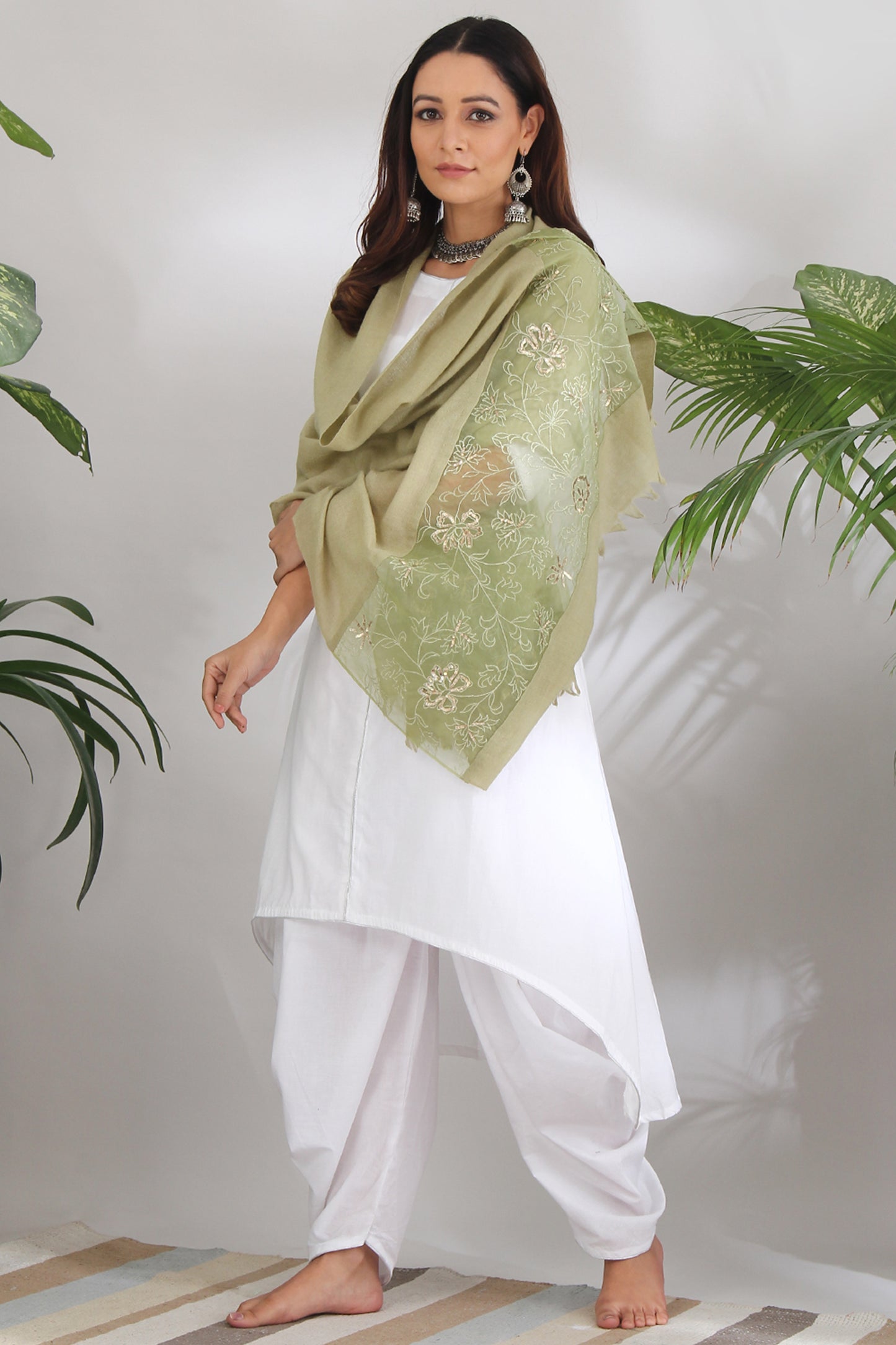 LEAF GREEN DELIGHT SHAWL