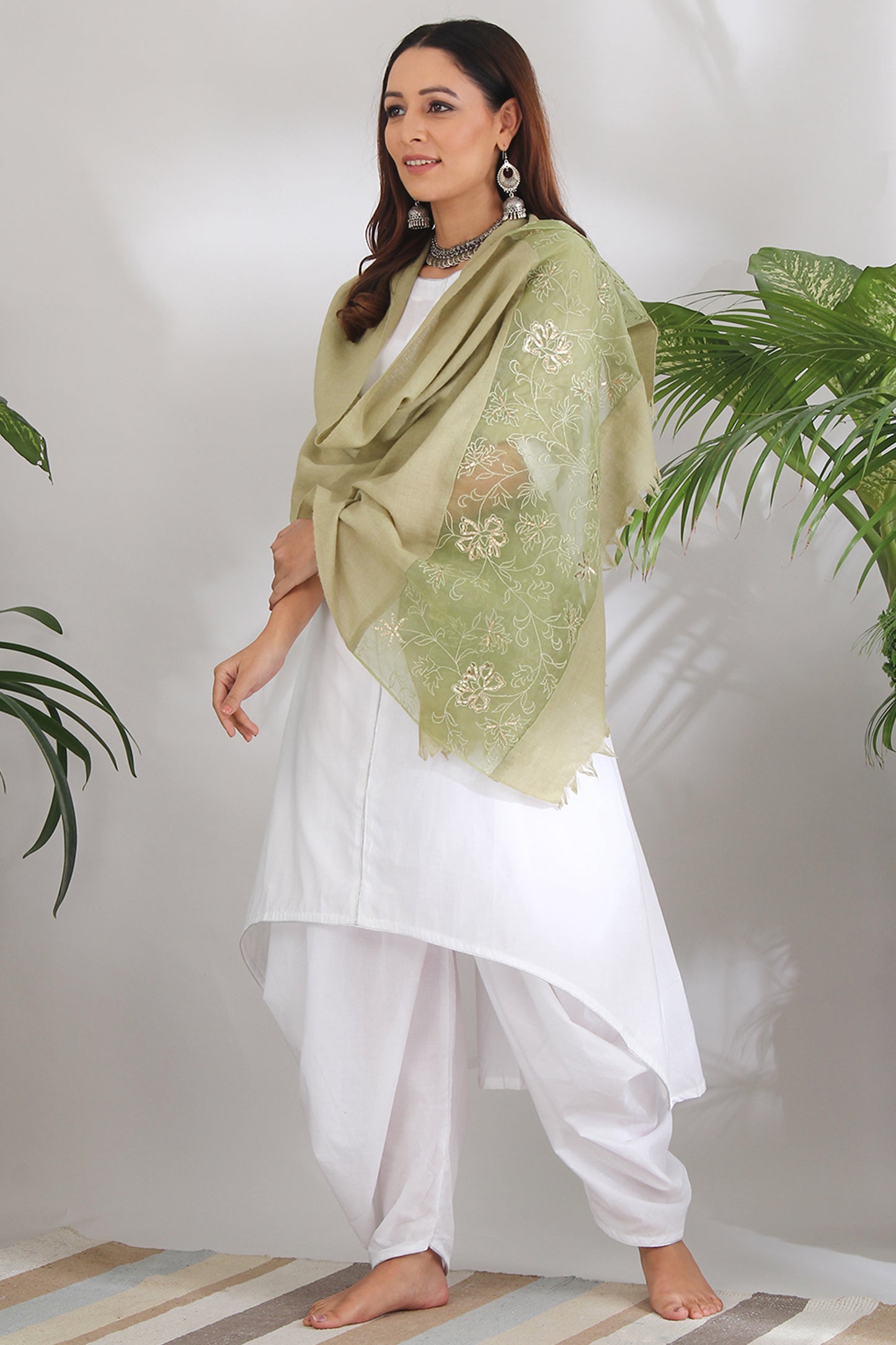 LEAF GREEN DELIGHT SHAWL