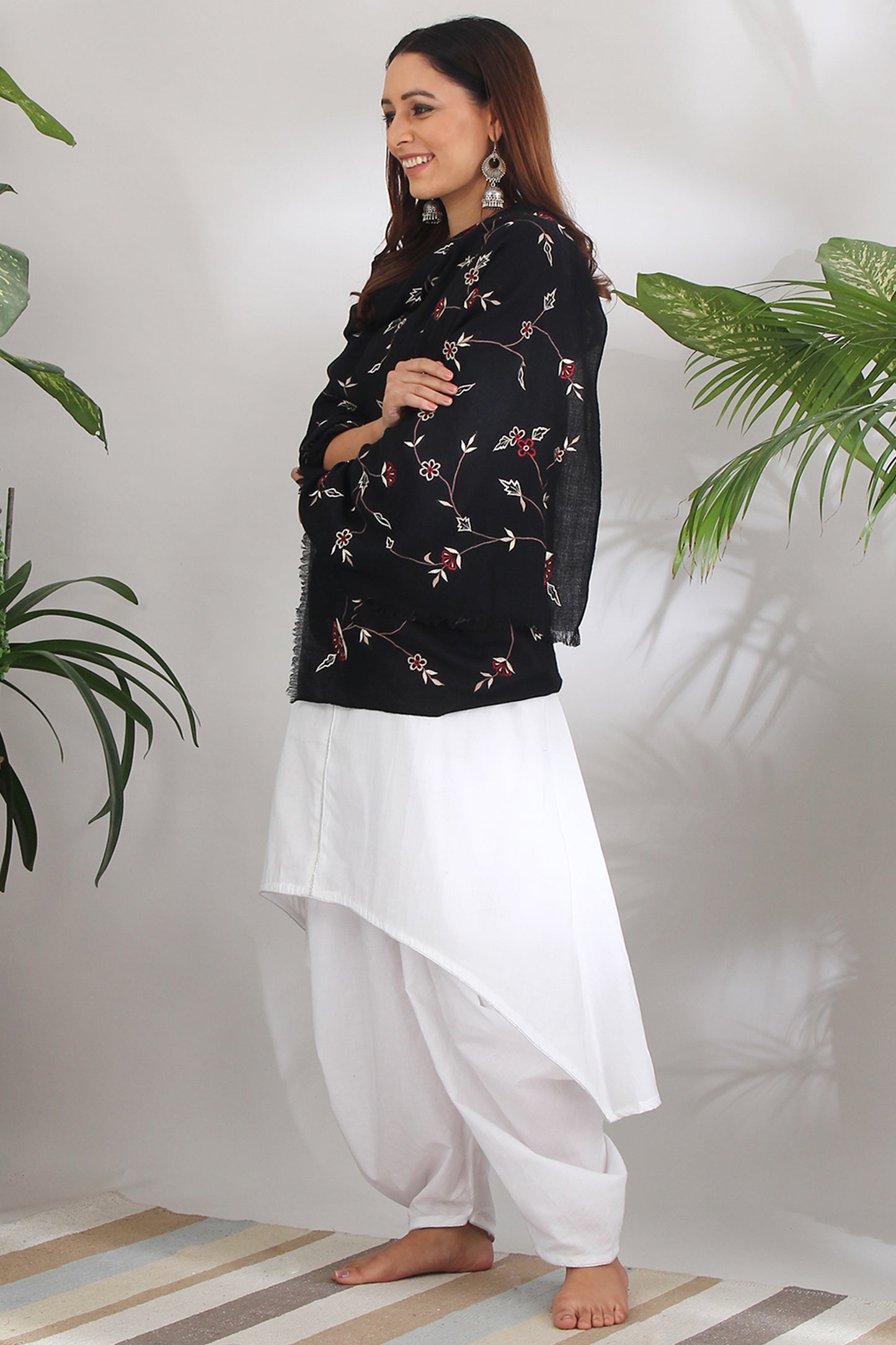 AVRIL SPRING - BLACK