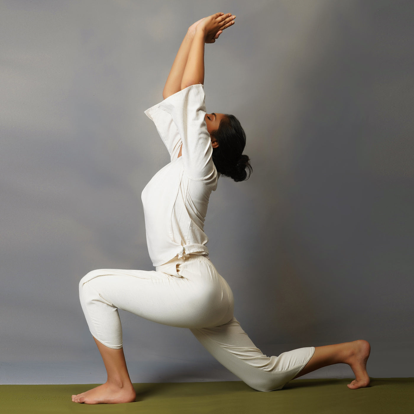 Women Cotton Yoga Pants and Yoga Top Set White -Surya — view 7