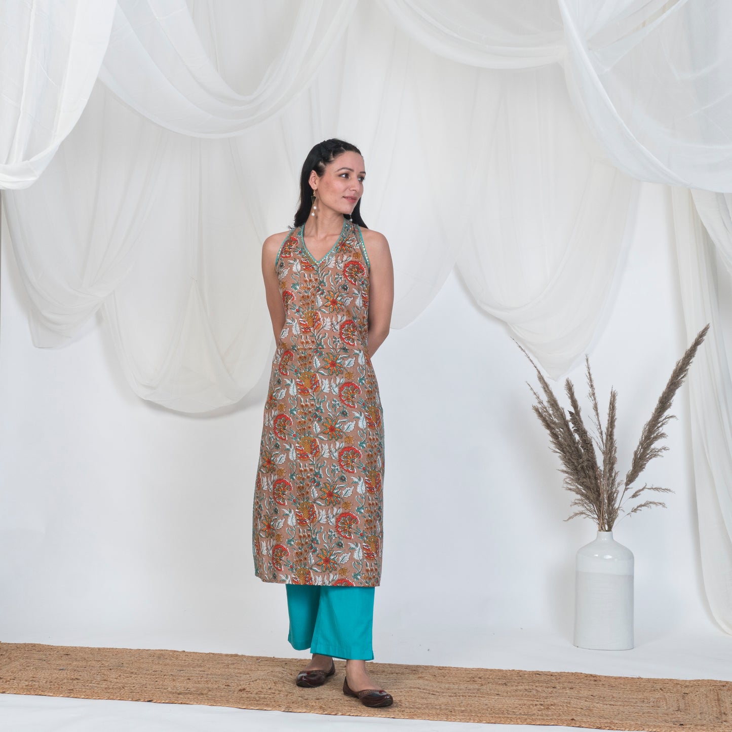 Sleeveless Kurta in Hazel brown Print