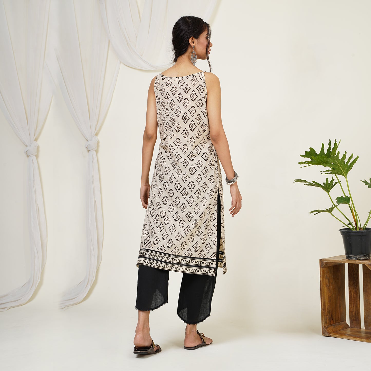 Easy Peasy Kurta - Black & White