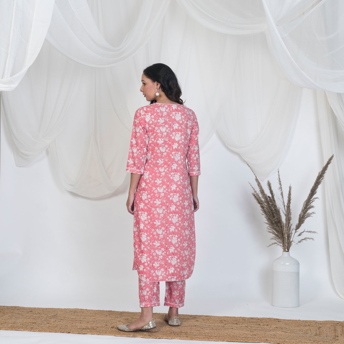 Pink Round hem Kurta with White Lace