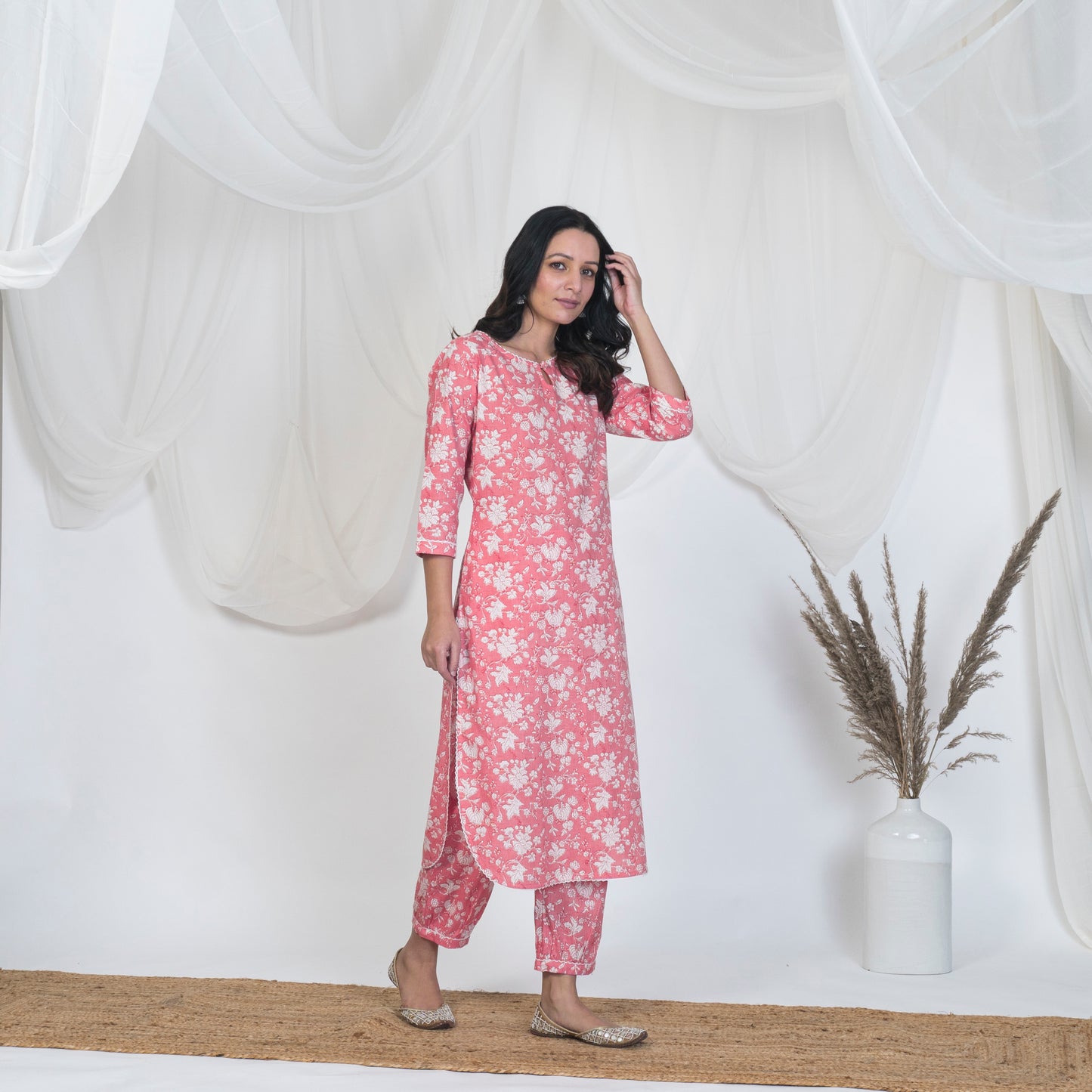 Pink Round hem Kurta with White Lace
