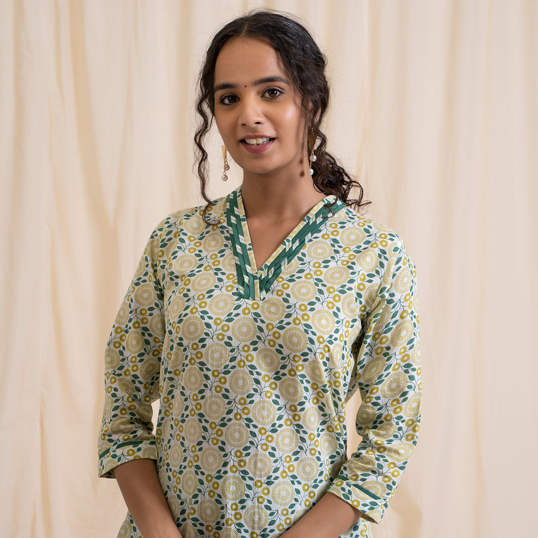 Yellow and Green Print V Nech Kurta