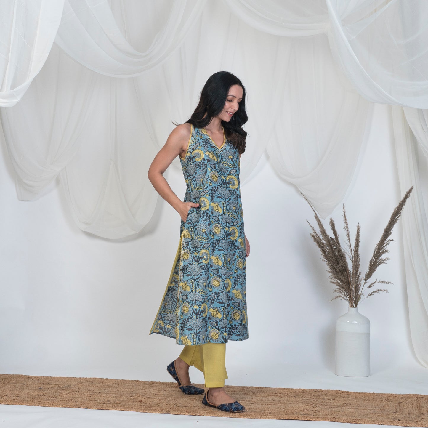 Sleeveless Kurta Set in Blue and Yellow with Solid Pants