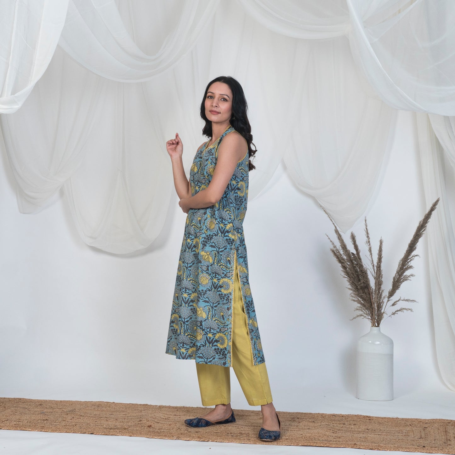 Sleeveless Kurta Set in Blue and Yellow with Solid Pants