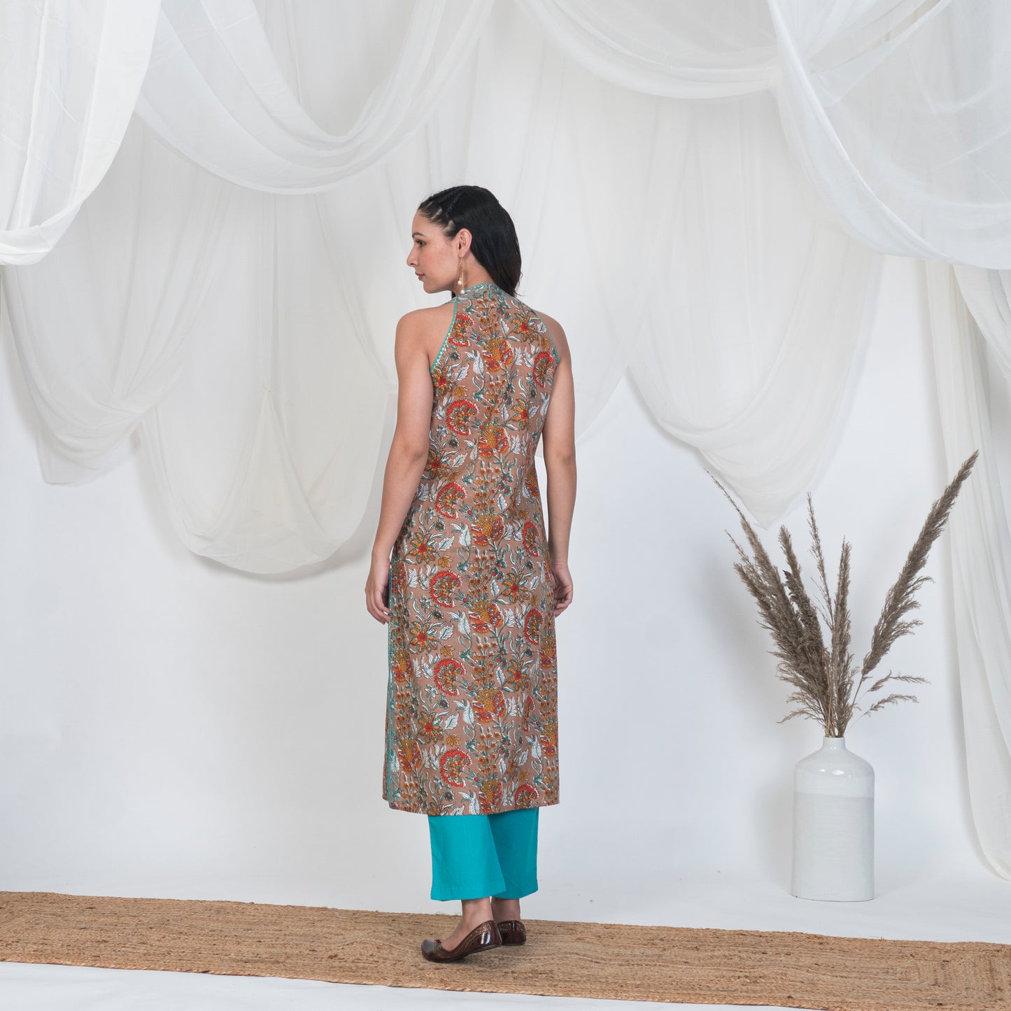 Sleeveless Kurta in Hazel brown Print