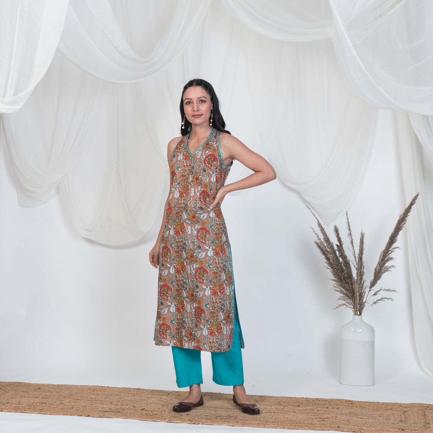 Sleeveless Kurta in Hazel brown Print