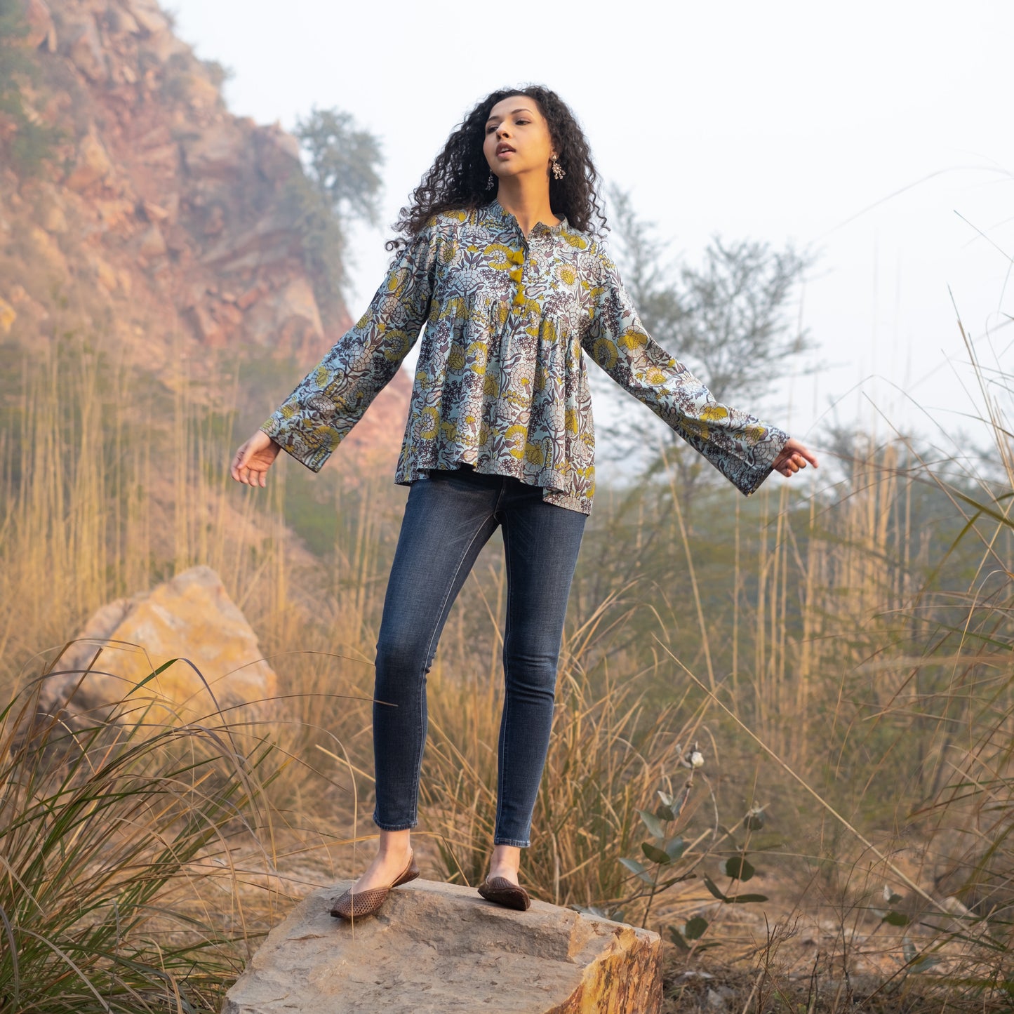 Flowy top with full sleeves