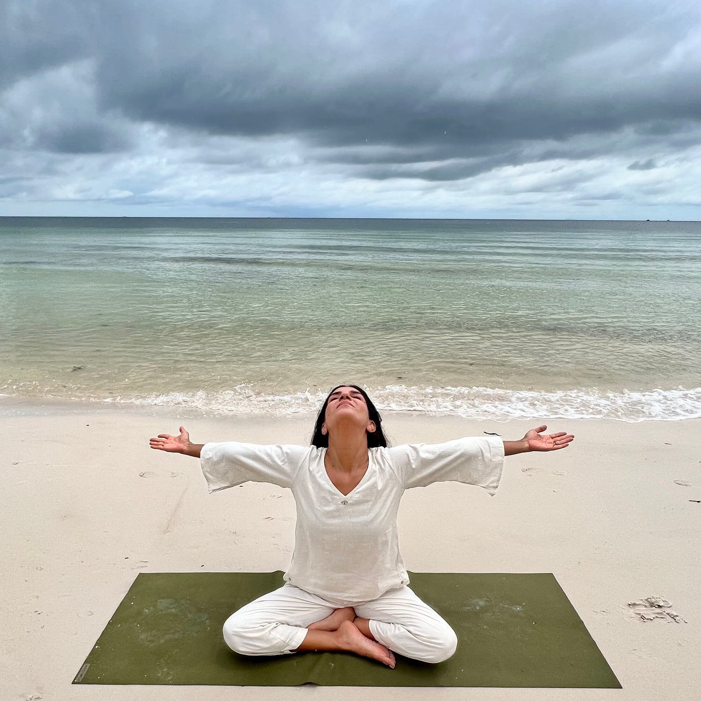 White Cotton Yoga Top |AKISO