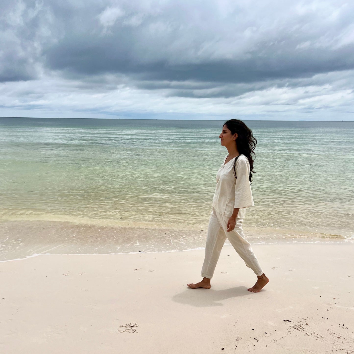 White Cotton Yoga Clothes- Surya |AKISO