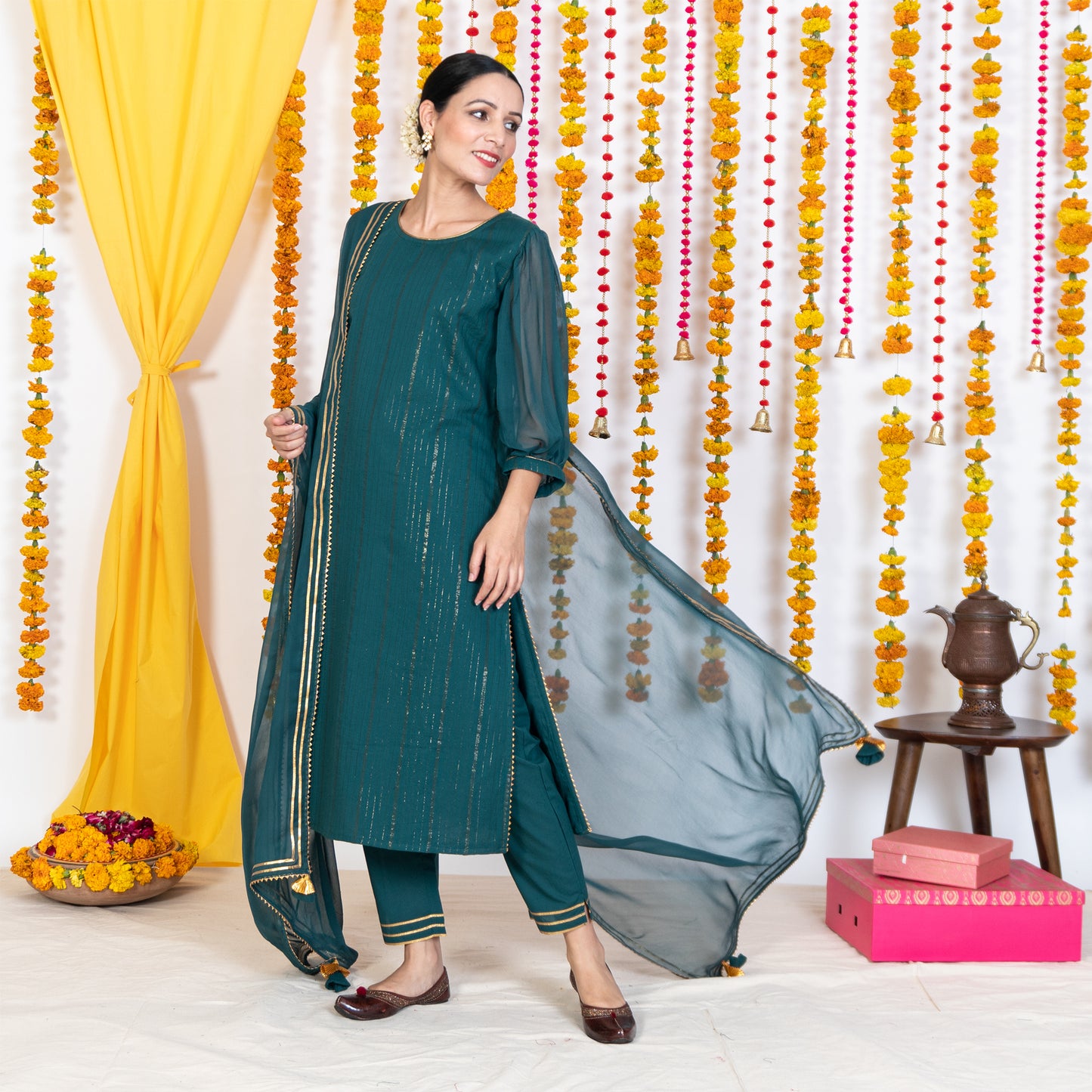 Green Round Neck With Chiffon Sleeves Kurta Set With Dupatta (Set Of 3)