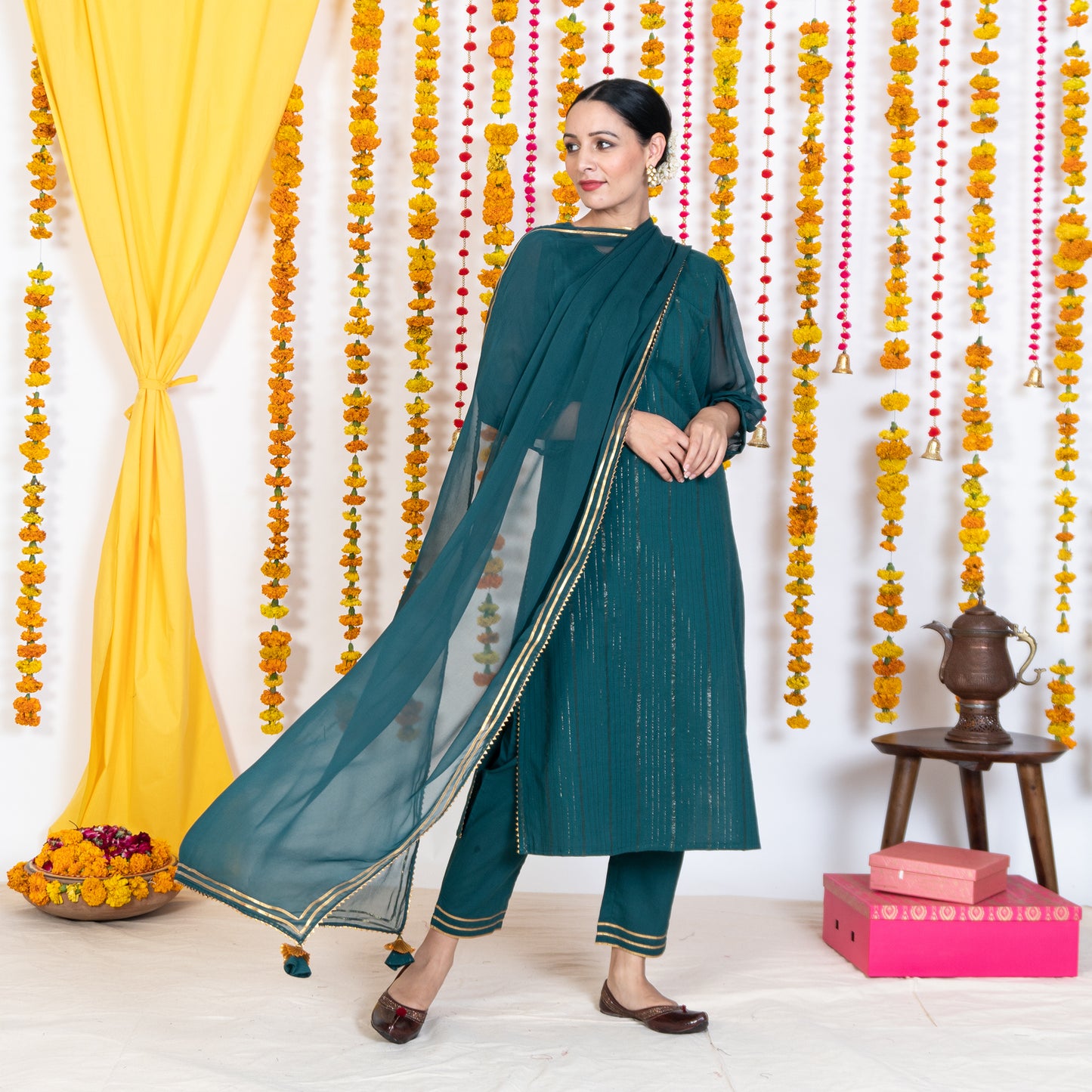 Green Round Neck With Chiffon Sleeves Kurta Set With Dupatta (Set Of 3)
