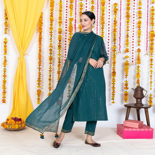 Green Round Neck With Chiffon Sleeves Kurta Set With Dupatta (Set Of 3)