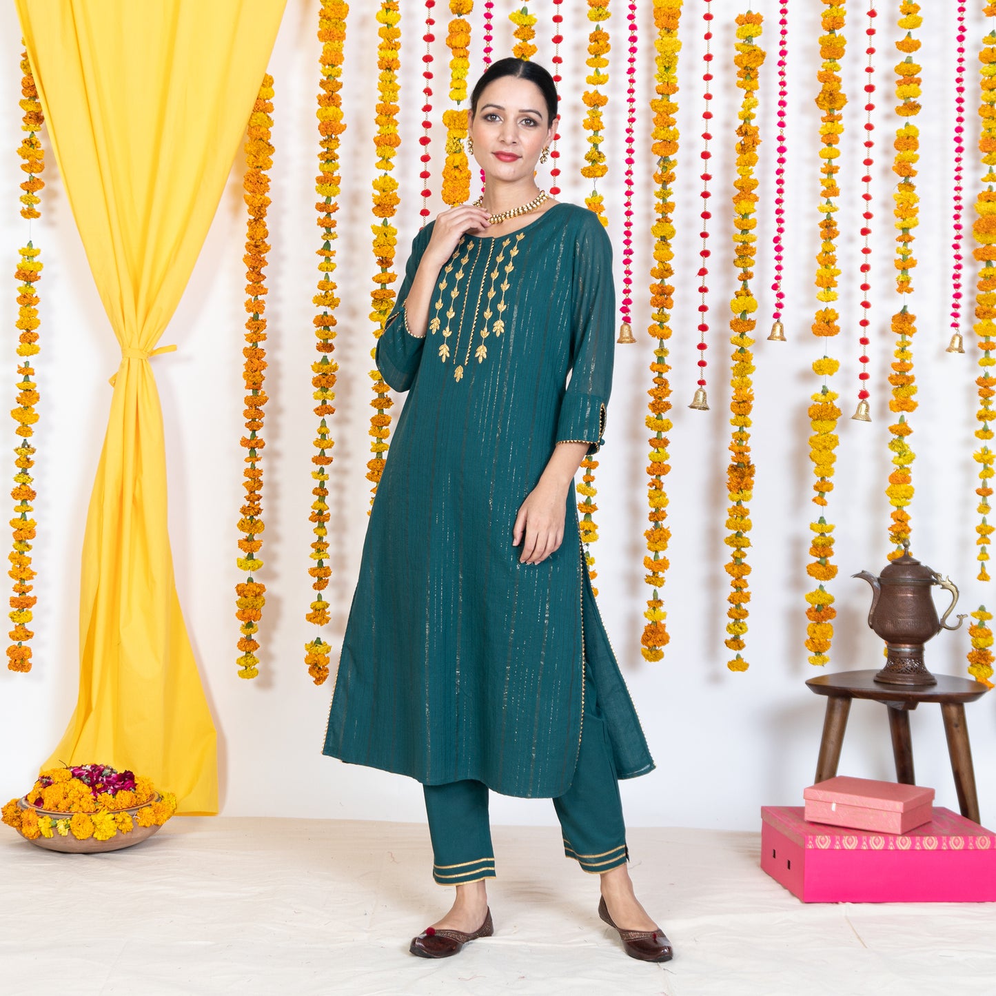 Green Gotta Patti Embroidered Straight Kurta Set With Dupatta (Set Of 3)