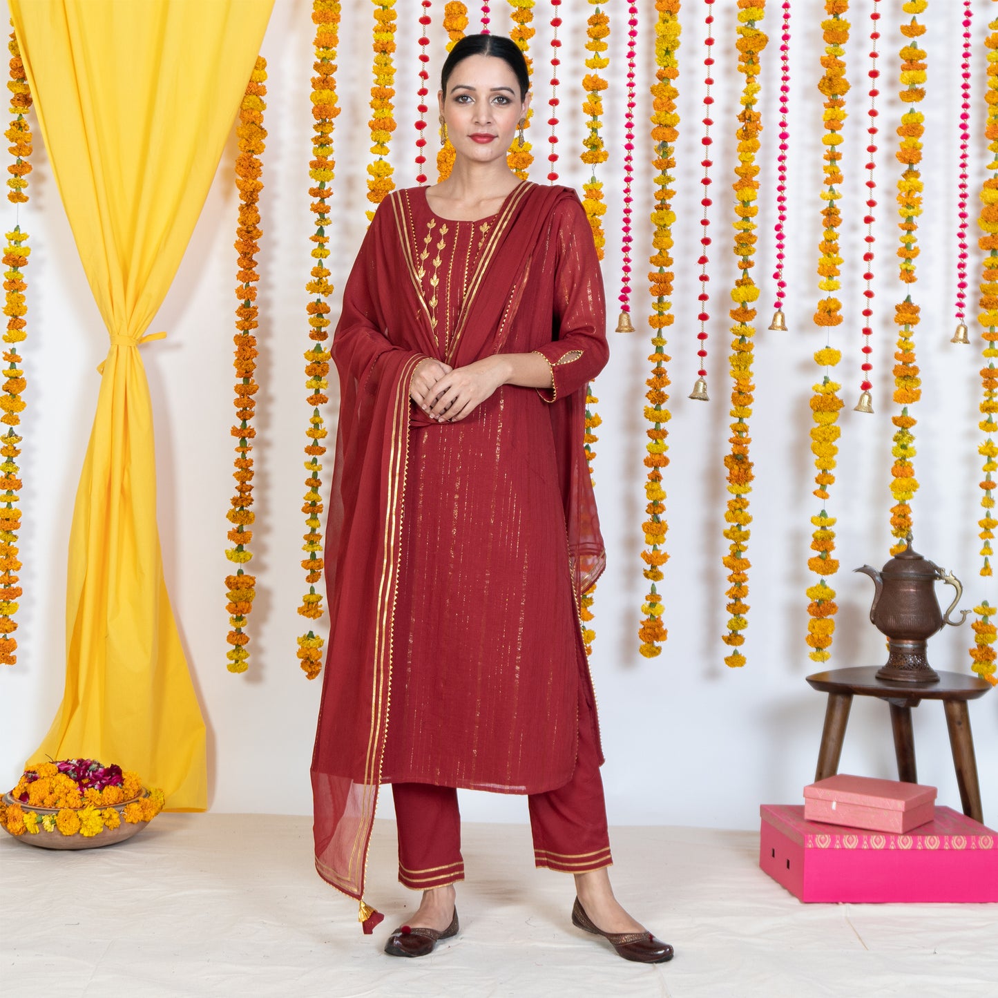 Red Gotta Patti Embroidered Straight Kurta Set With Dupatta (Set Of 3)