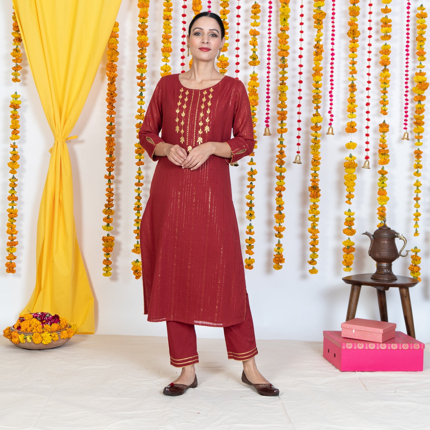 Red Gotta Patti Embroidered Straight Kurta Set With Dupatta (Set Of 3)