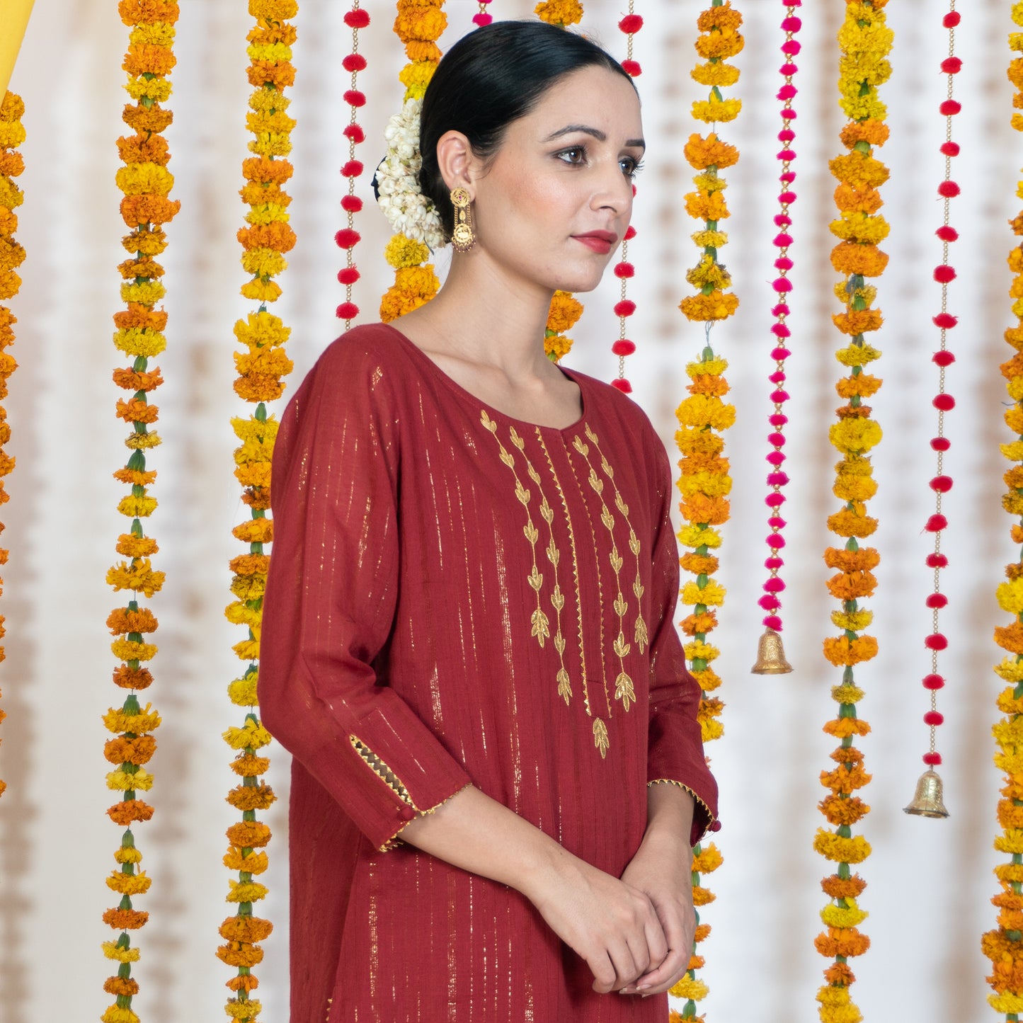 Red Gotta Patti Embroidered Straight Kurta Set With Dupatta (Set Of 3)