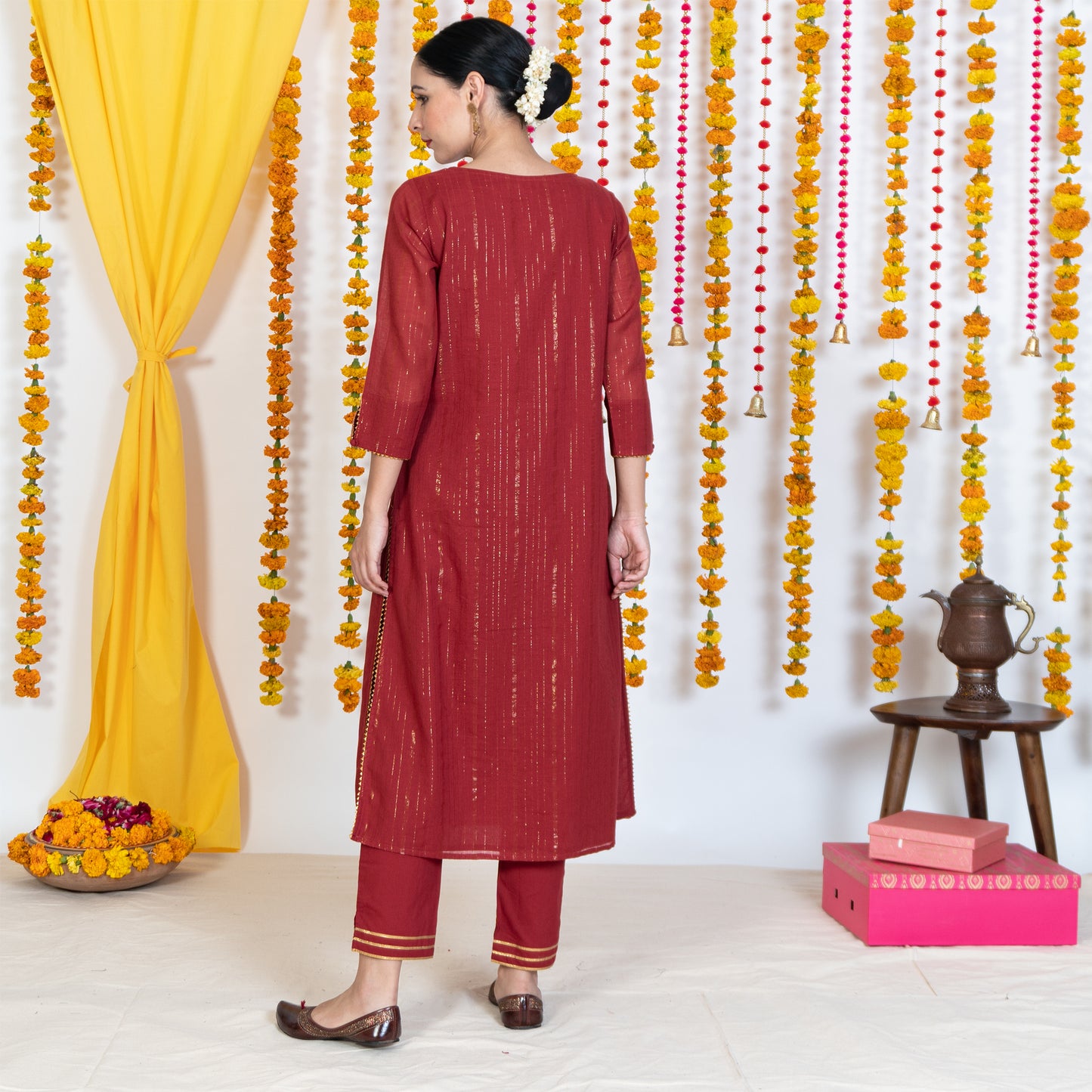 Red Gotta Patti Embroidered Straight Kurta Set With Dupatta (Set Of 3)