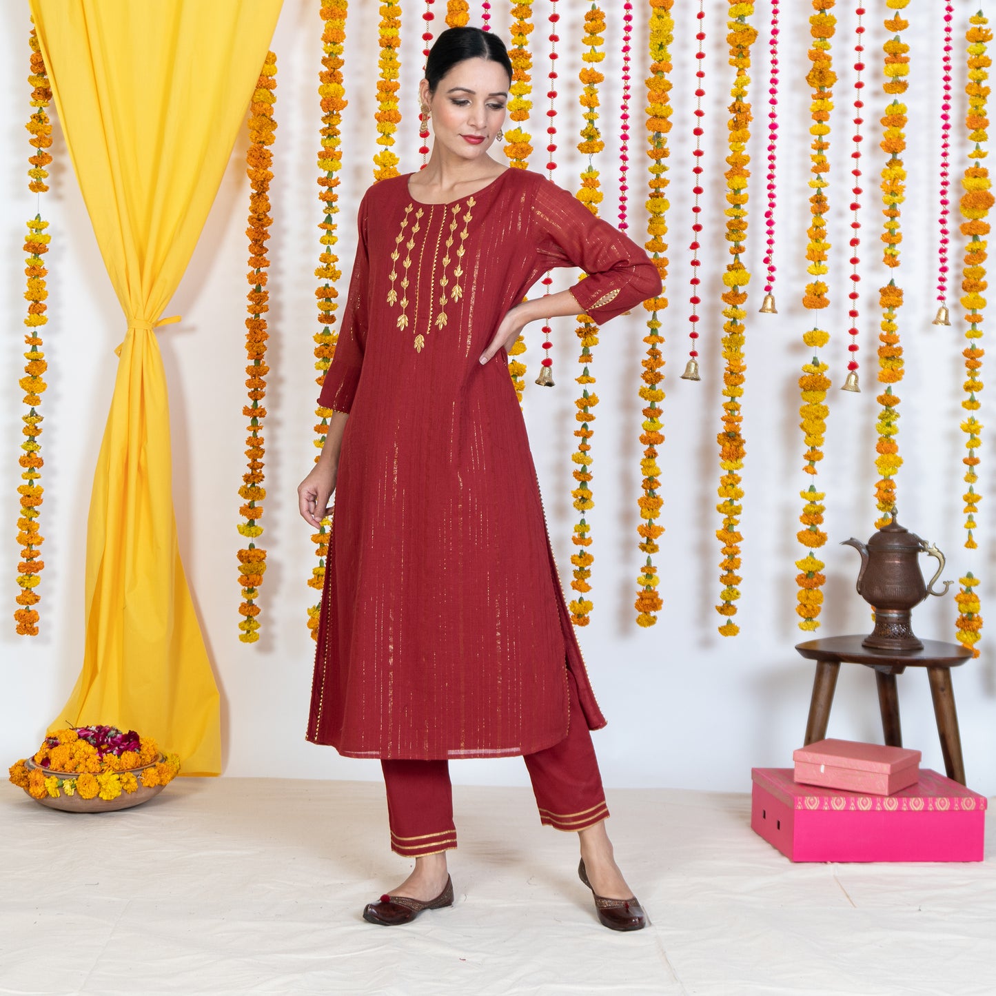 Red Gotta Patti Embroidered Straight Kurta Set With Dupatta (Set Of 3)