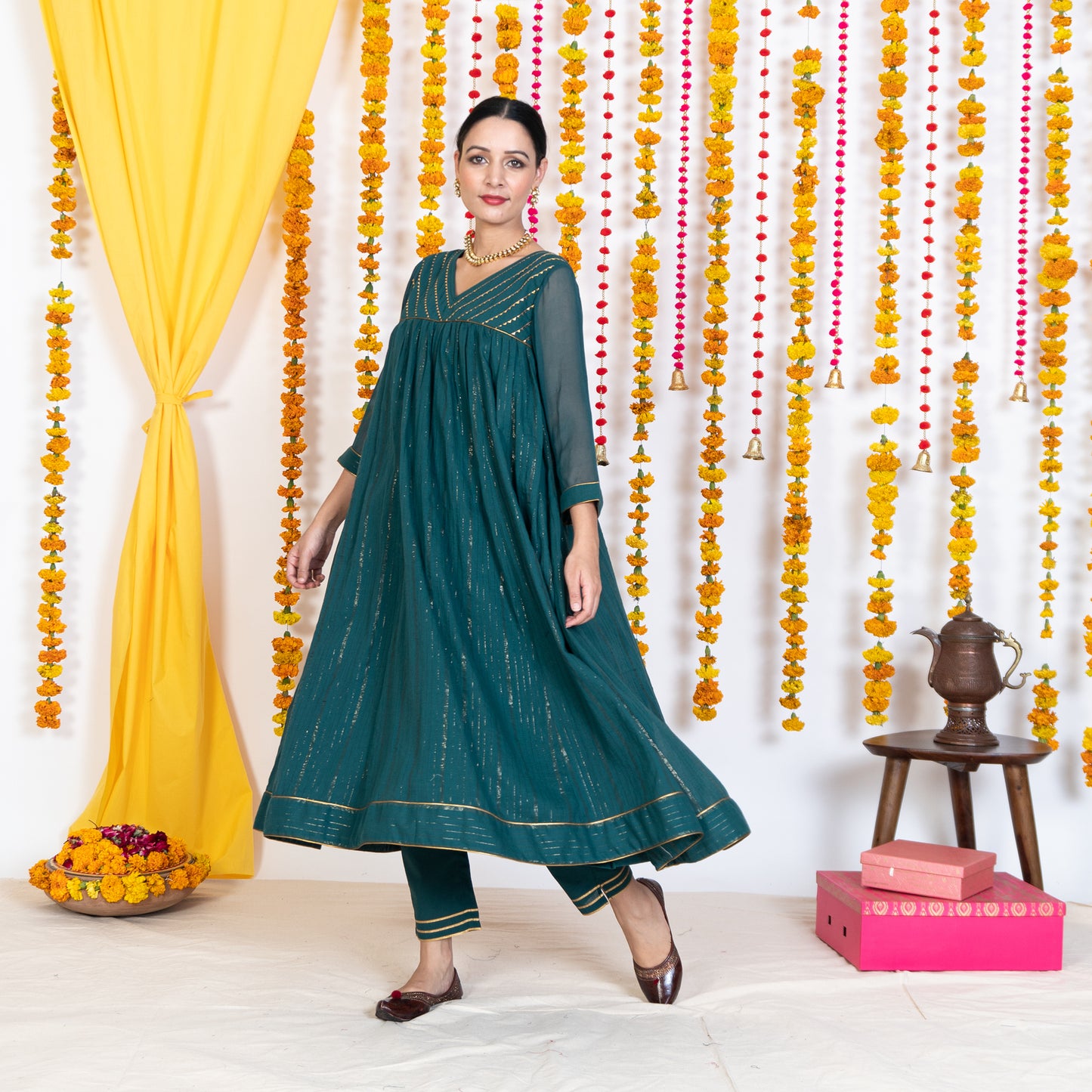 Green V Neck Embroidered Anarkali Kurta Set With Dupatta (Set Of 3)