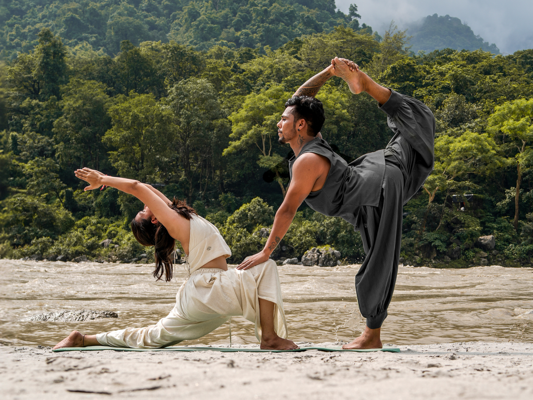 How to style cotton yoga pants for work by AKISO