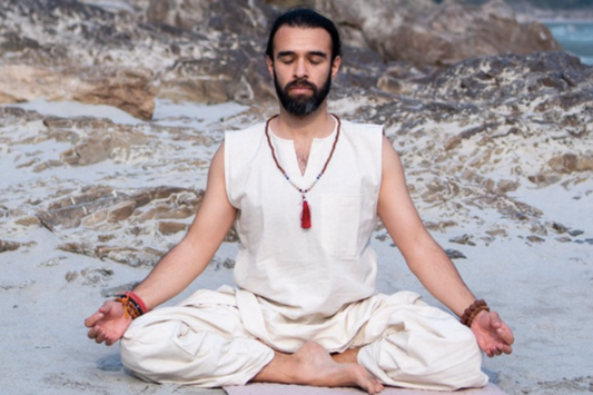 The Best Non-Toxic Yoga Pants for Men: What to Look for in Chemical-Free Yoga Wear