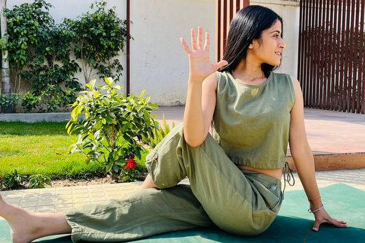 Best Cotton Yoga Pants for Women: A Buyer's Guide