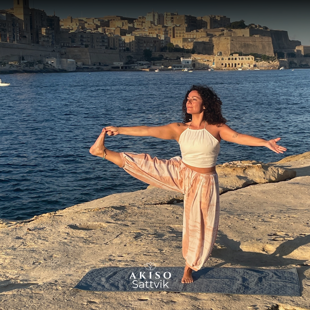Tie‑Dye Is Back: How American Millennials & Gen Z Are Wearing Akiso’s Hand‑Dyed Yoga Sets