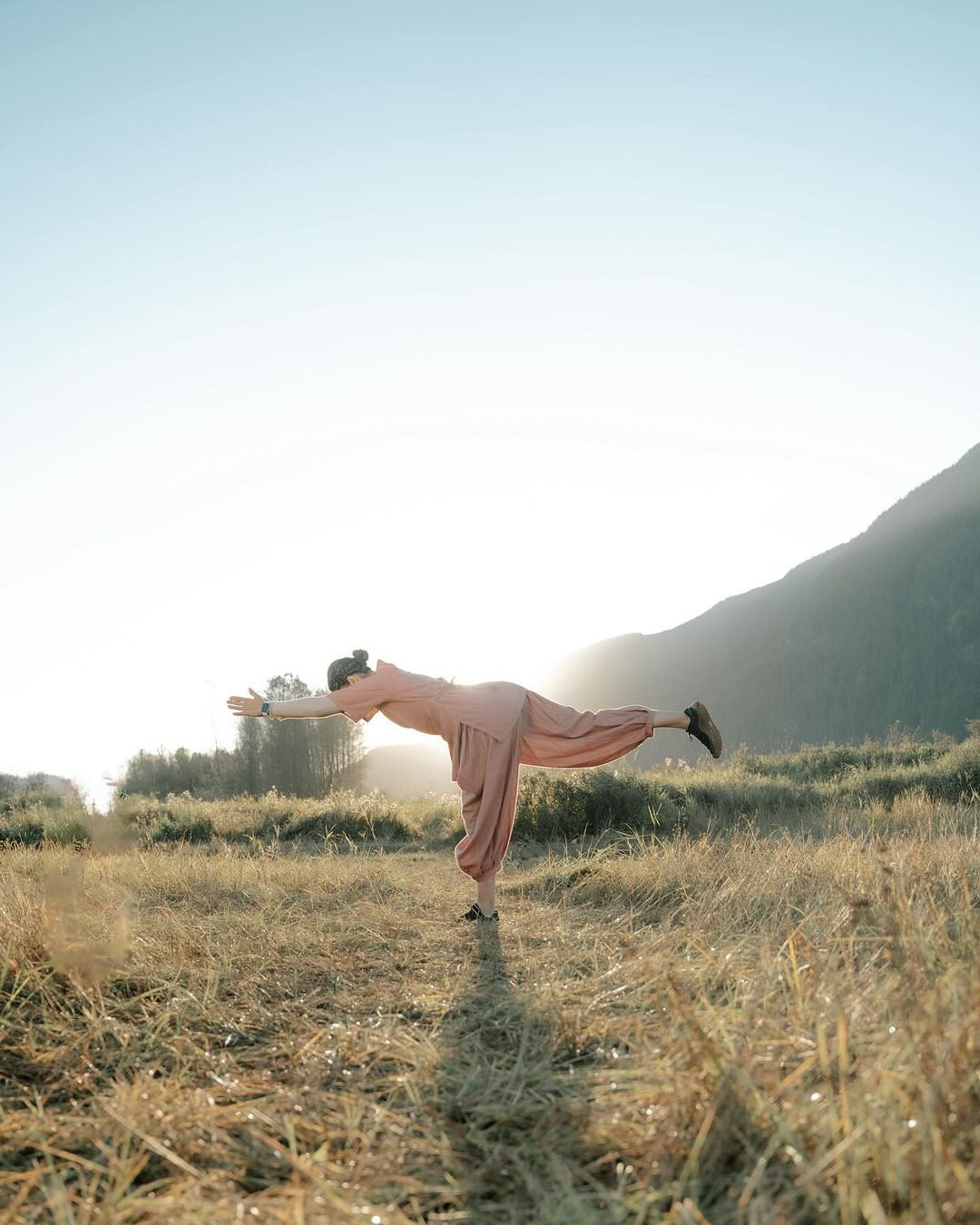 How U.S. Yoga Influencers Are Styling Akiso’s Tie‑Dye and Solid Cotton Pieces (With Shoppable Lookbooks