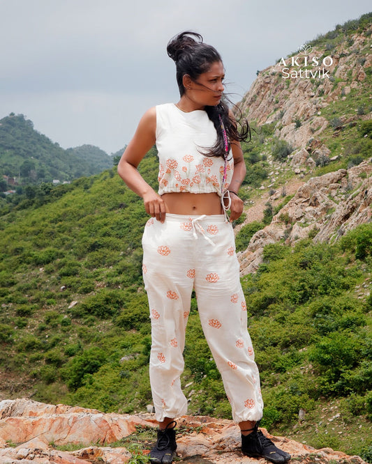 The Perfect Pair: Why Cotton Yoga Tops for Women are the New U.S. Studio Essential