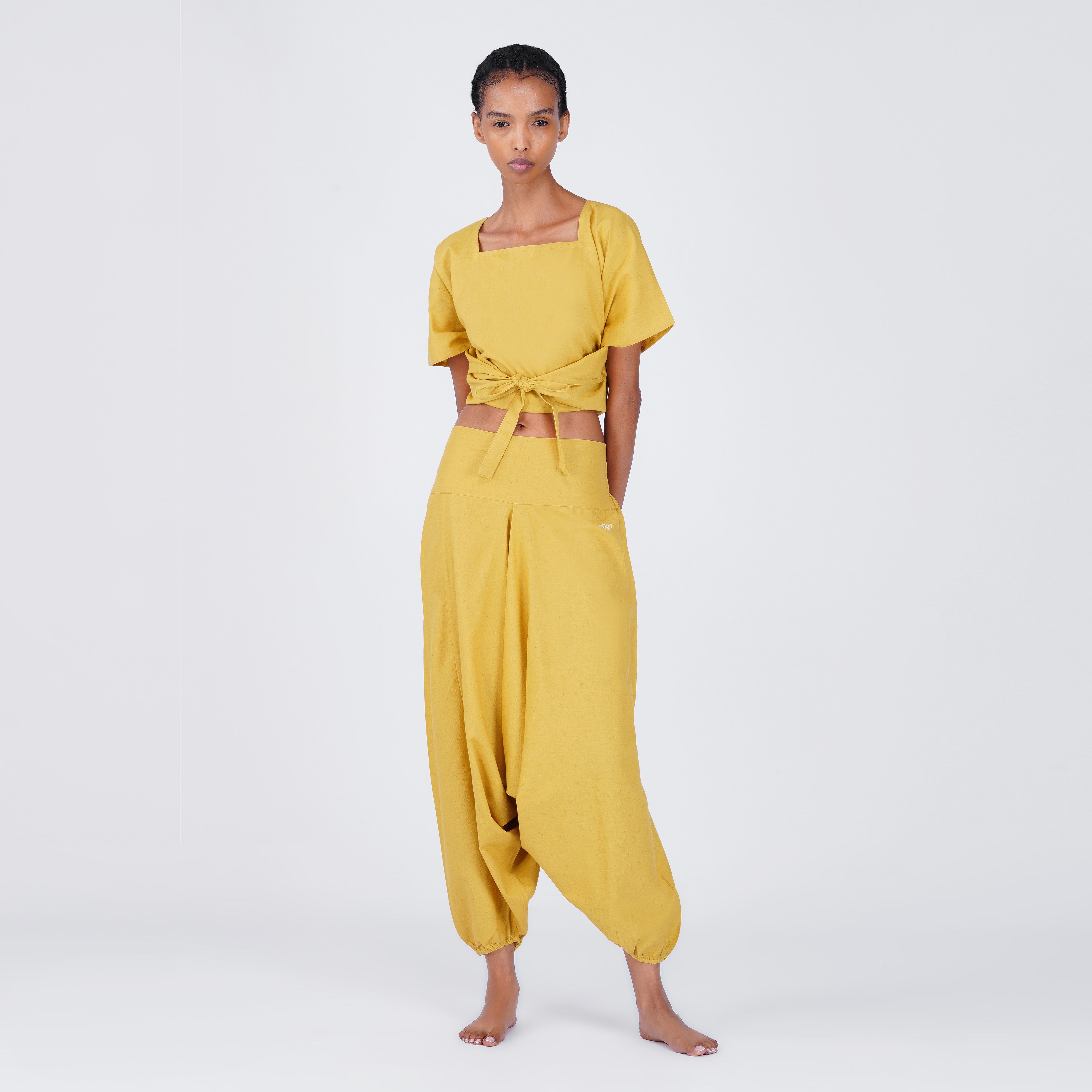 イエロー ヨガセットアップ Akiso Sattvik - Yellow – akiso.store