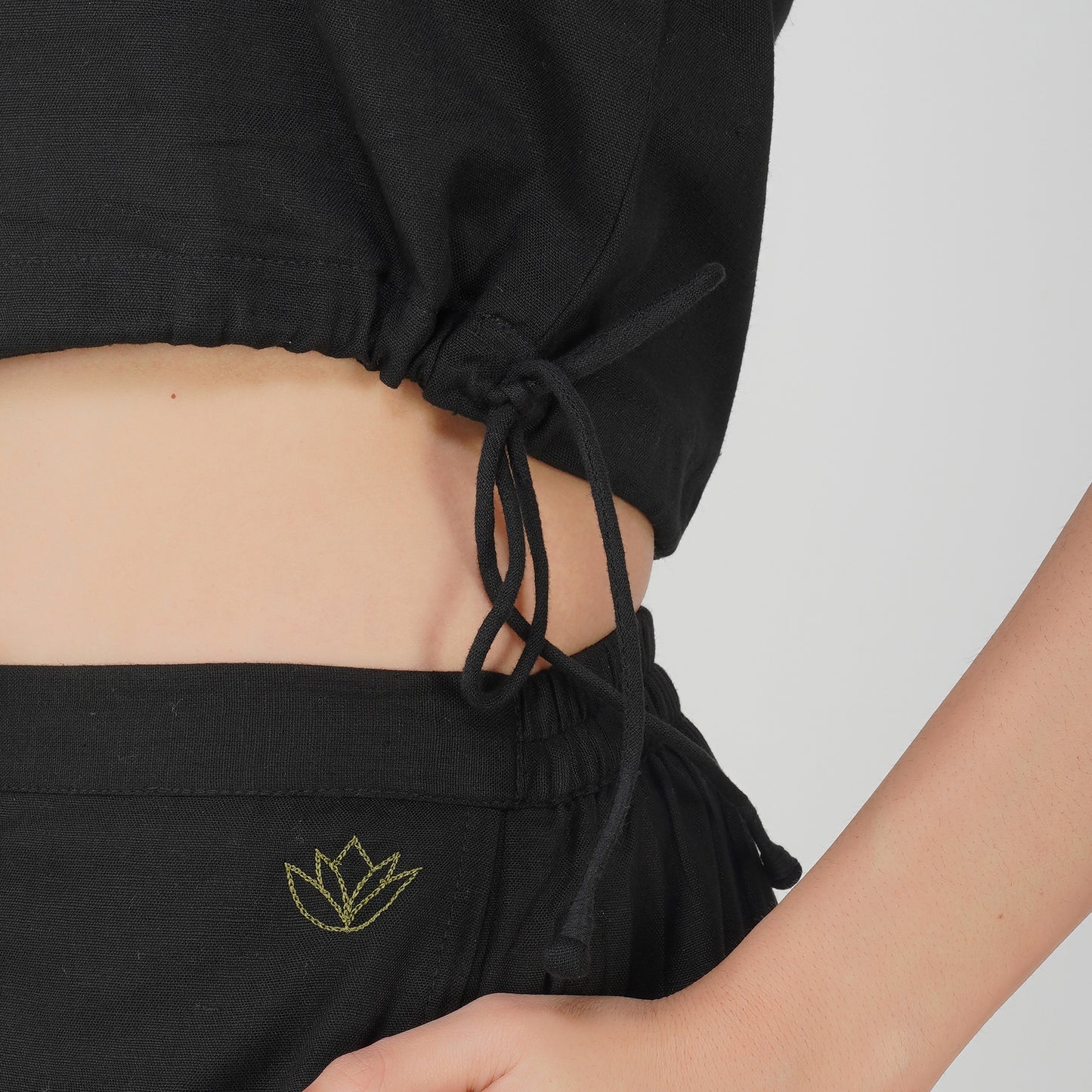 Women Cotton Yoga Crop Top Black -Ananda