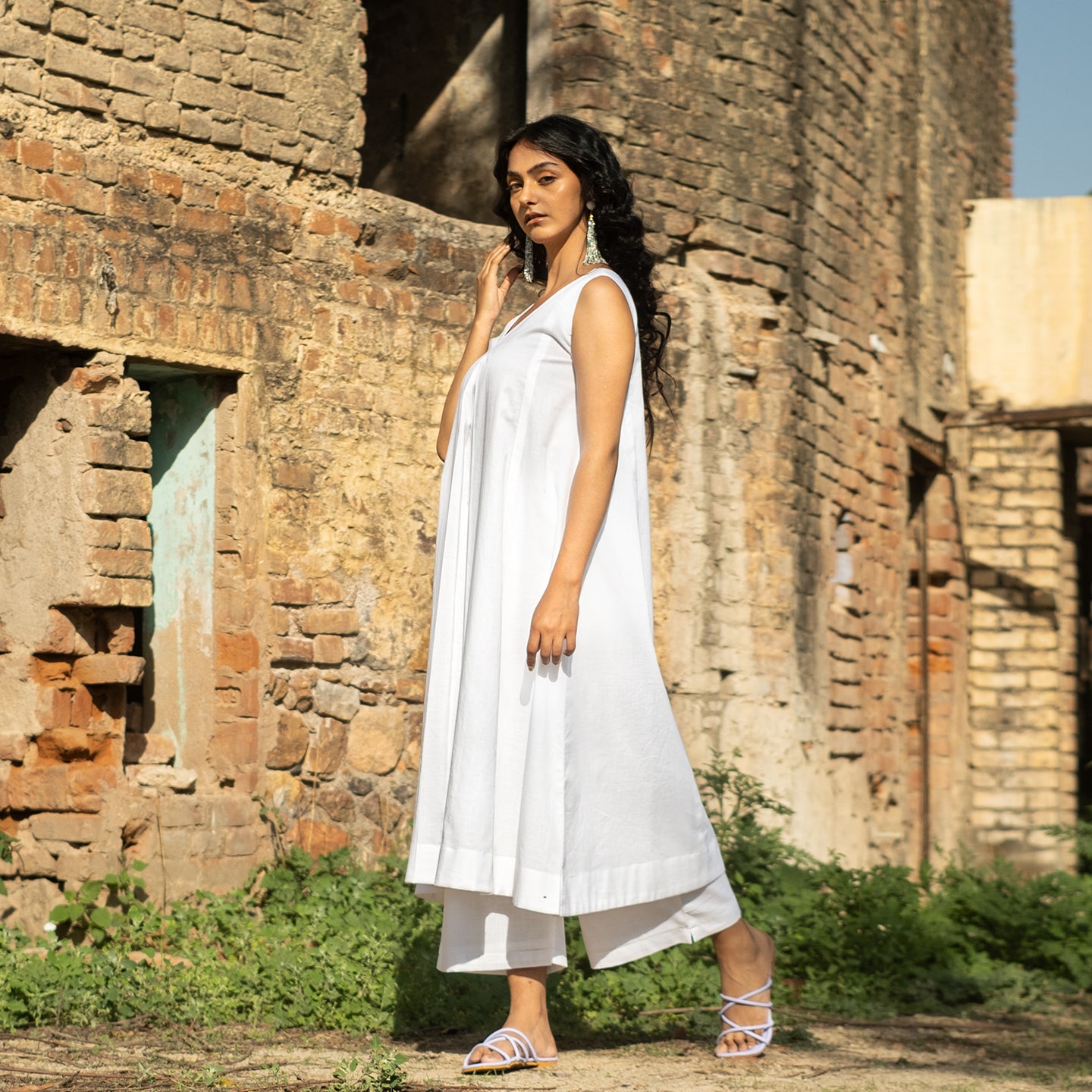 White A-line flared kurta with front pleat detail