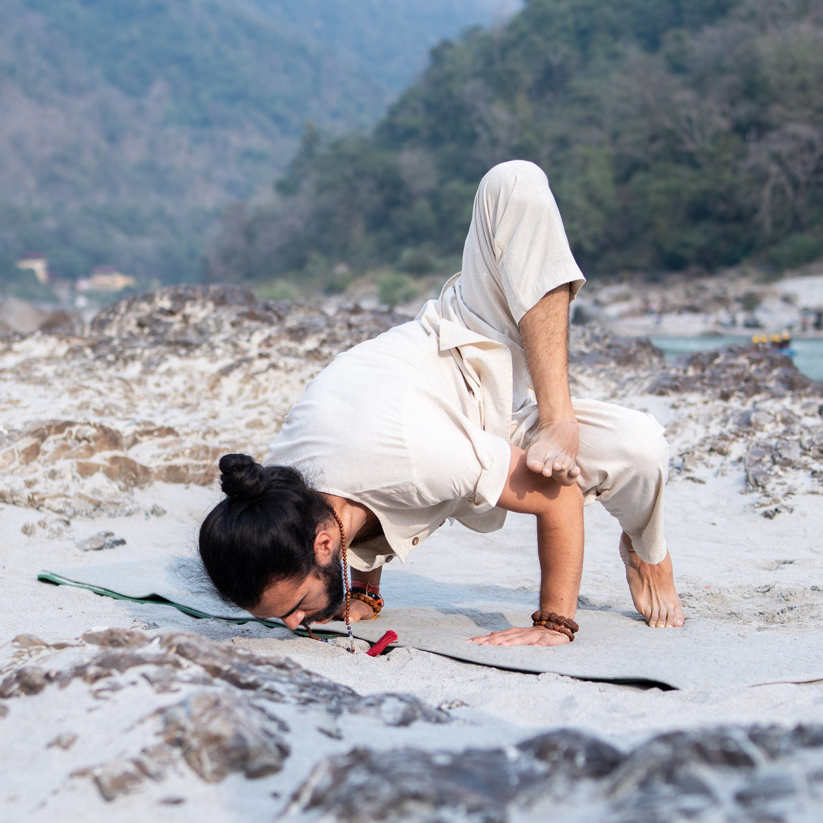 Men Yoga Pants and Yoga Top Set White -Sattva — view 2