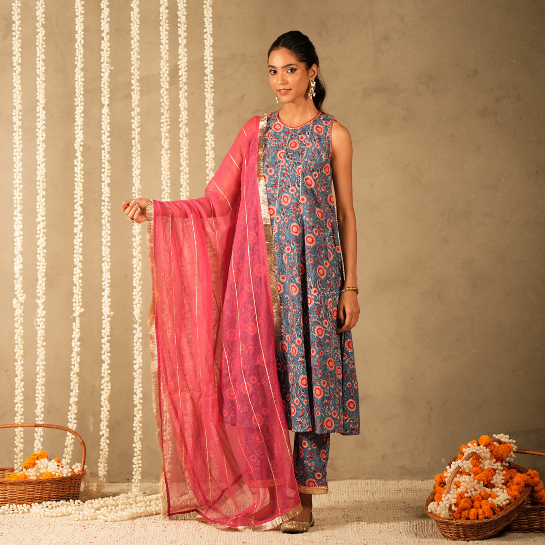 Magenta Solid Dupatta with Gotta and Fringe Lace