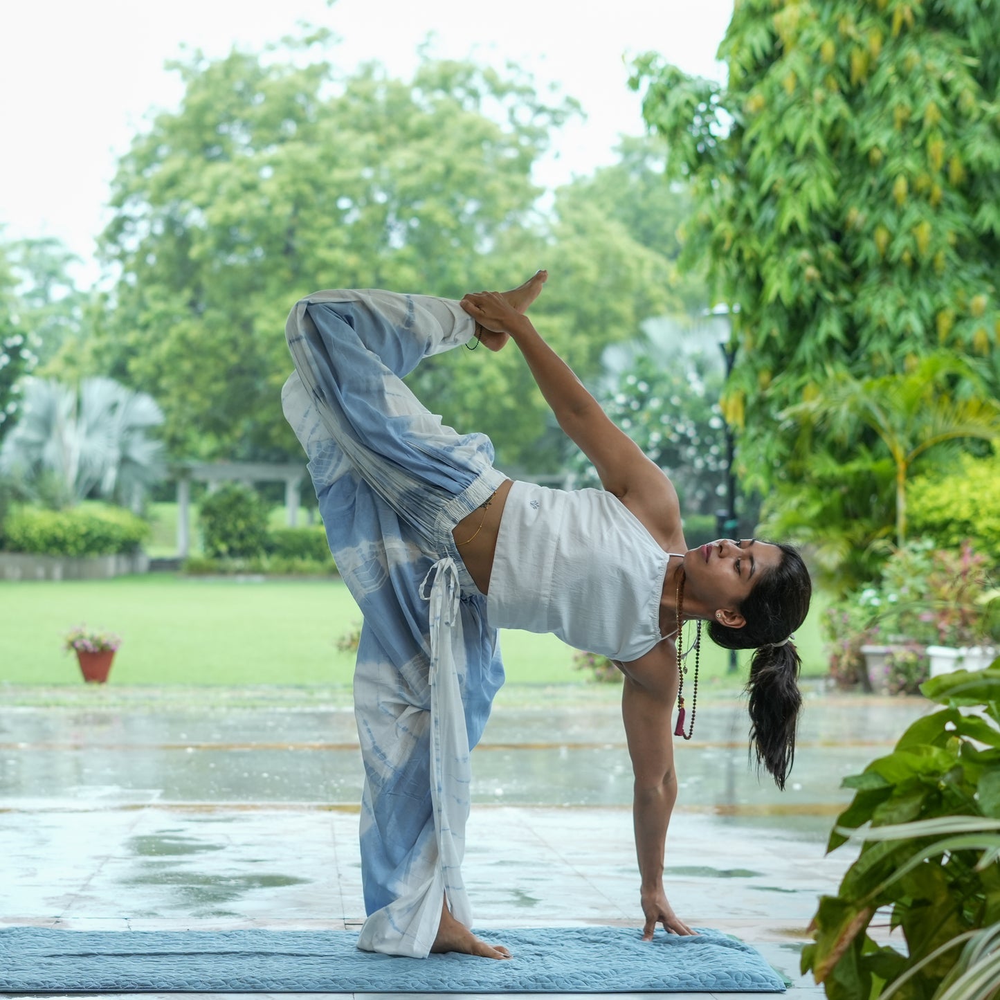 Womens Yoga Top White Akasha