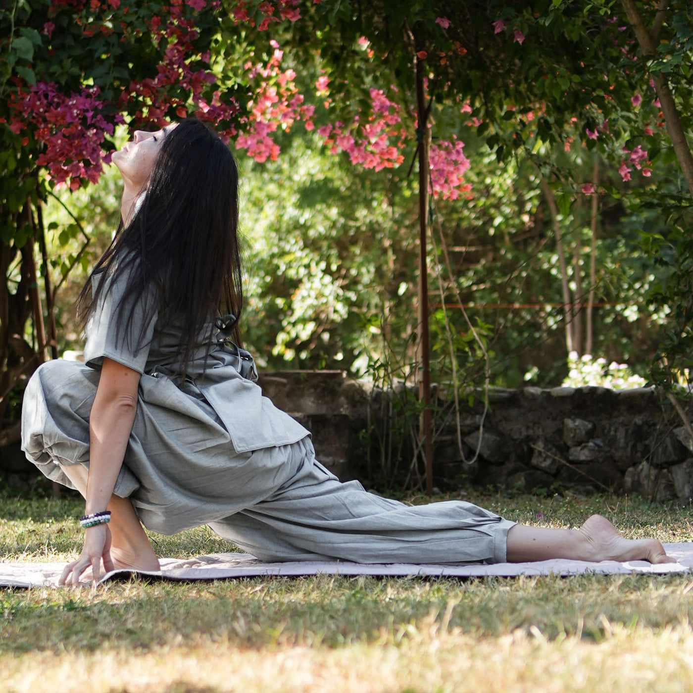 Women Cotton Yoga Pants and Yoga Top Set Grey -Chakra — view 12