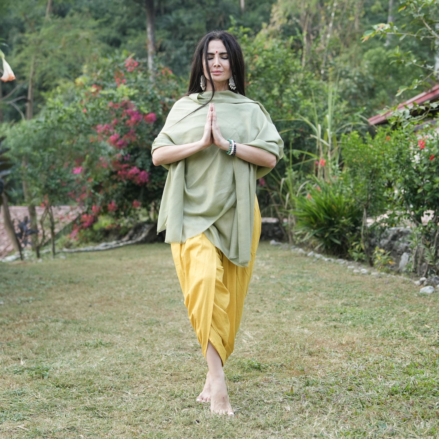 Urja Meditation Shawl in Sage Green - Medium