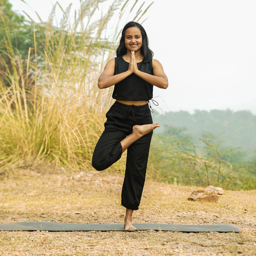 Women Cotton Yoga Pants and Yoga Top Set Black -Ananda — view 5