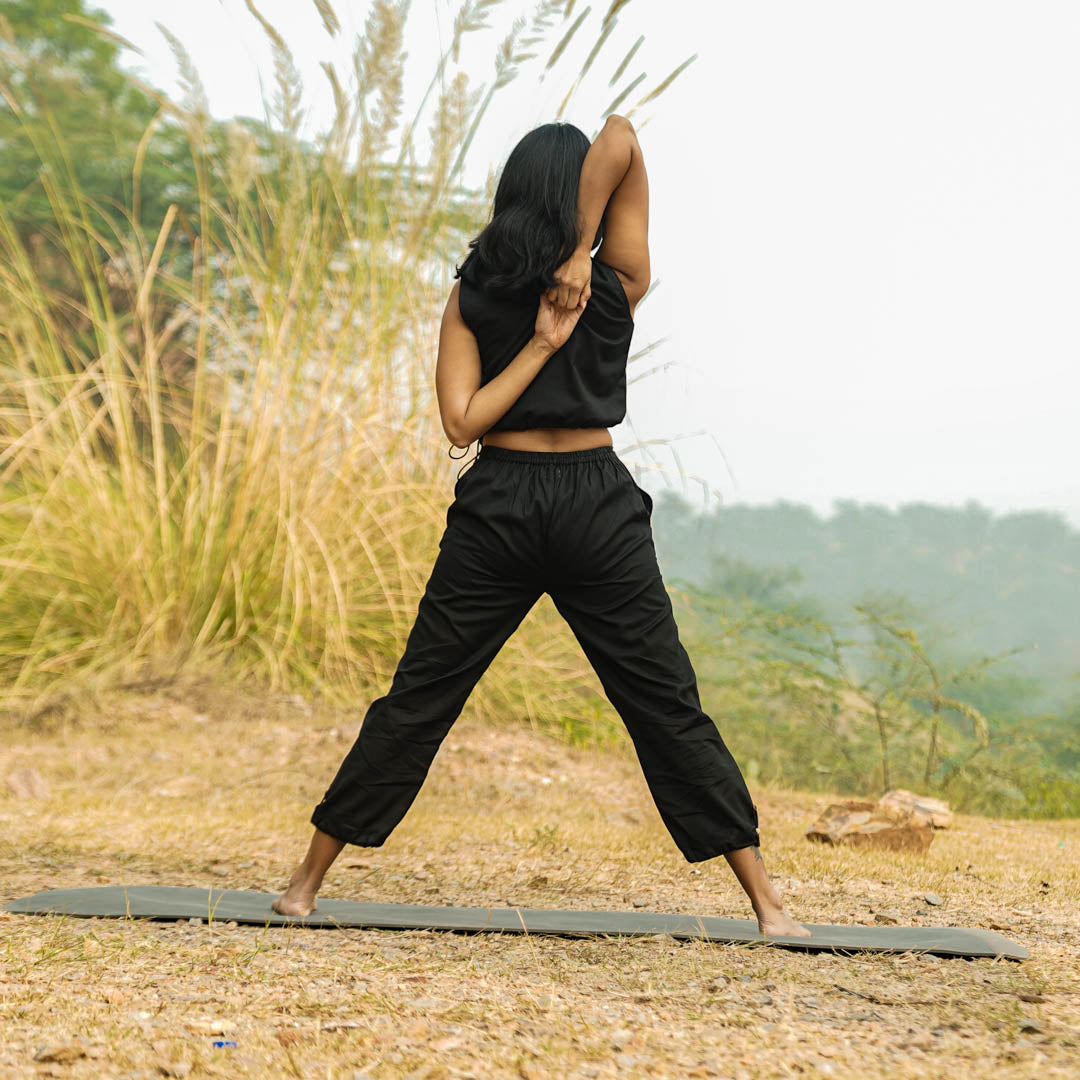 Women Cotton Yoga Pants and Yoga Top Set Black -Ananda — view 10