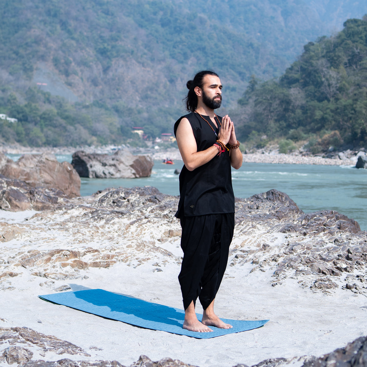 Men Yoga Pants and Yoga Top Set Black -Rajas — view 1
